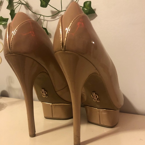 Jennifer Lopez Tan Heels! - Picture 2 of 4